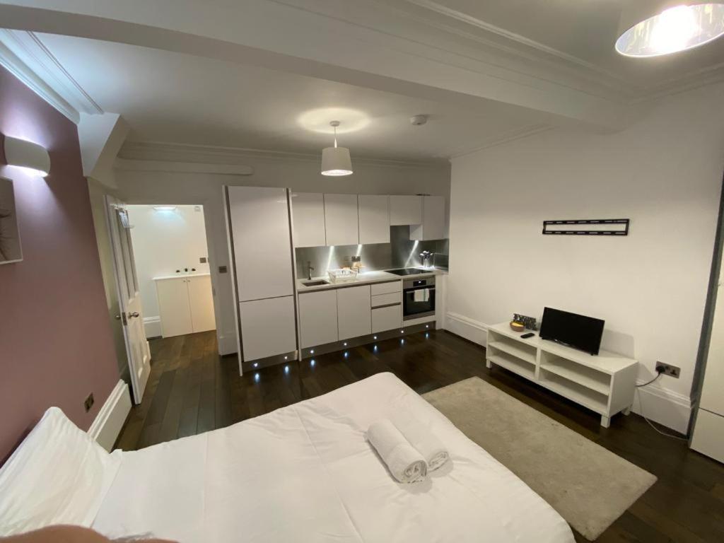 Apartment Berkshire Luxury Studio