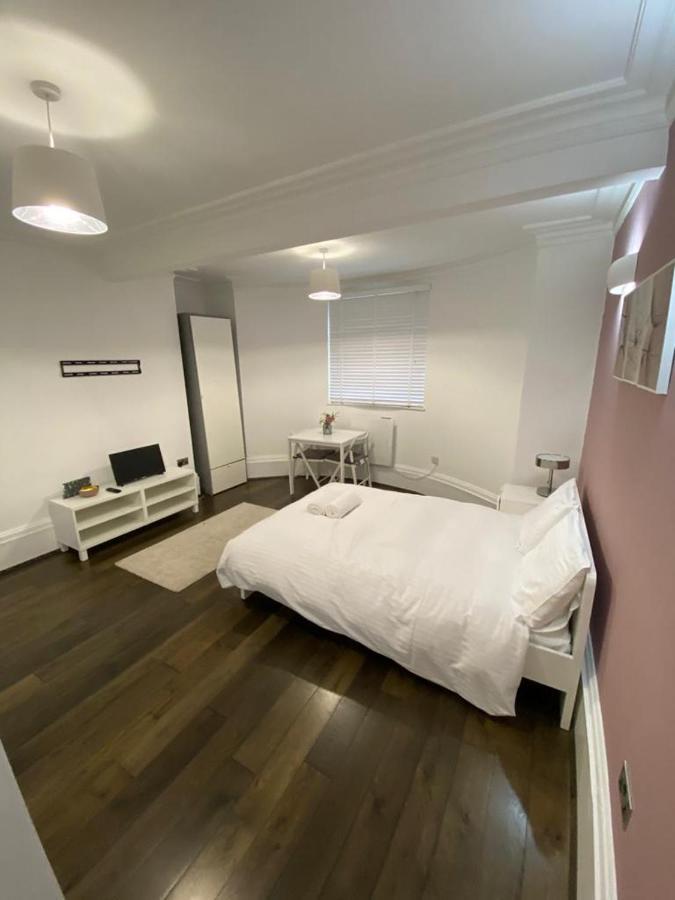 Apartment Berkshire Luxury Studio